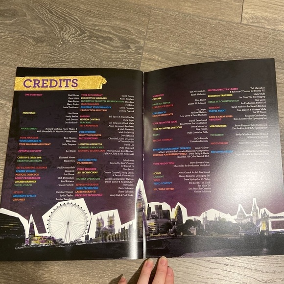 One Direction Tour Program 2013 - Picture 4 of 4